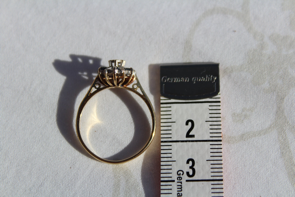 Antique Designer Ring with Sapphire and Diamond set in 18K Yellow Gold with Platinum Accents.